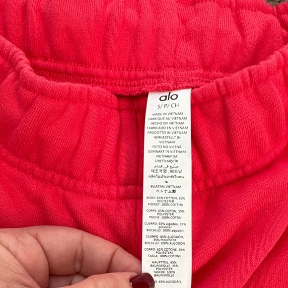 ALO Candy Apple Red Set - Picture 3 of 7